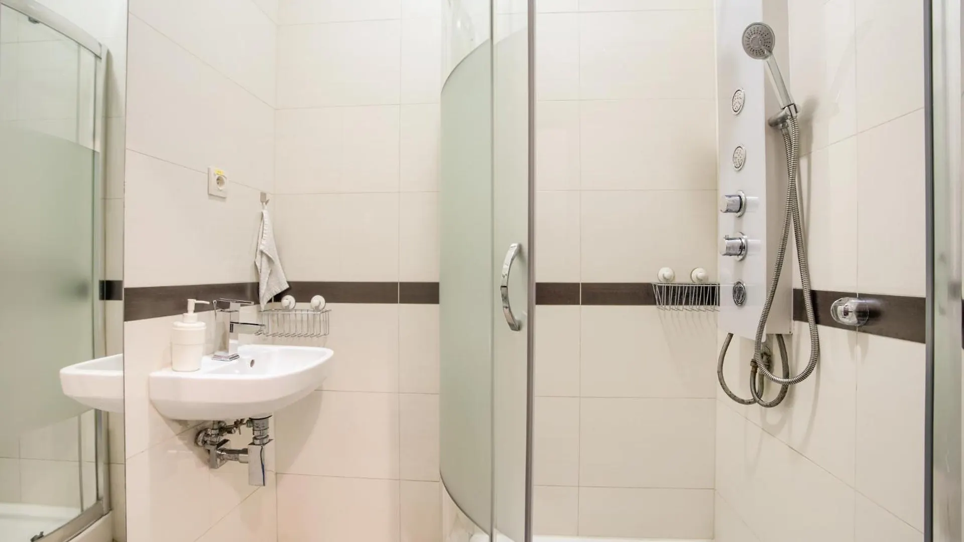 Sport Rooms I Chodakowska Warszawa Auberge de jeunesse